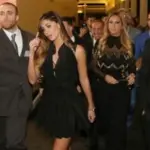 Belen Rodriguez arrabbiata con i fotografi a Napoli