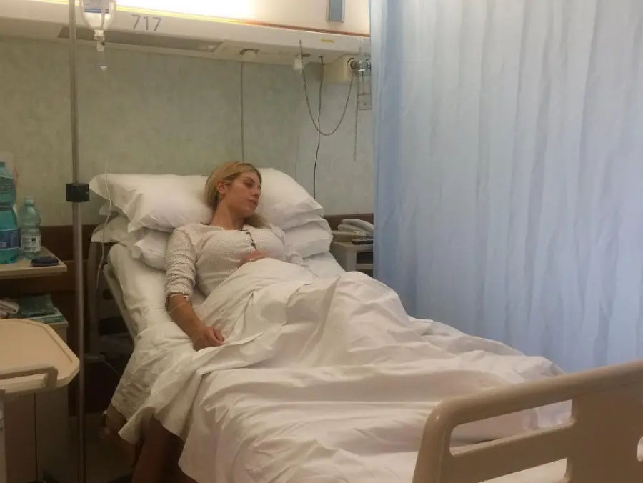 Paola Caruso in ospedale per un'emorragia interna