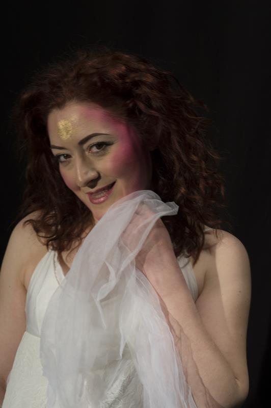 Doppio omaggio a David Bowie, tra note e make-up style