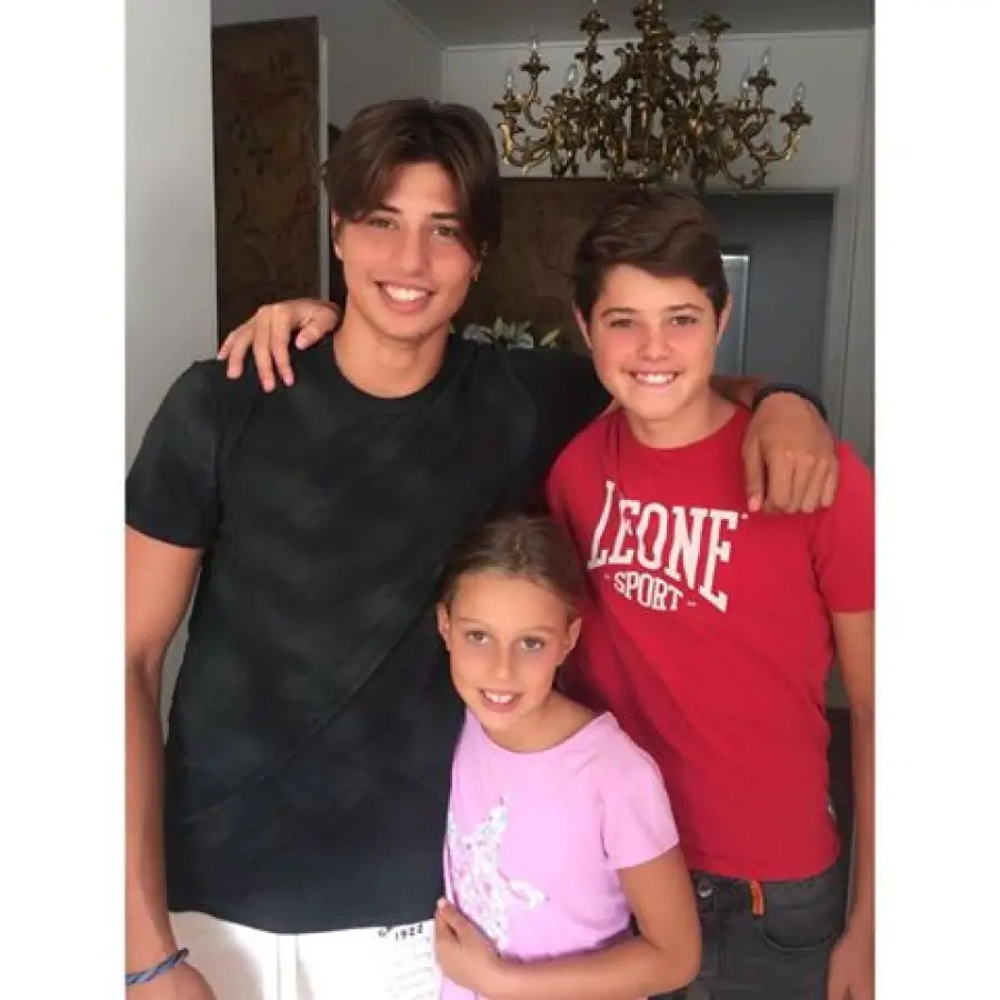 Simona Ventura Risponde su Facebook Coi Valori Della Famiglia Alle Dichiarazioni Hot Di Stefano Bettarini Al Gf Vip