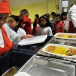 Milano: mense scolastiche eco-friendly, stoviglie biodegradabili al posto della plastica