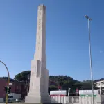 Un messaggio fascista spunta dall'obelisco del Foro Italico