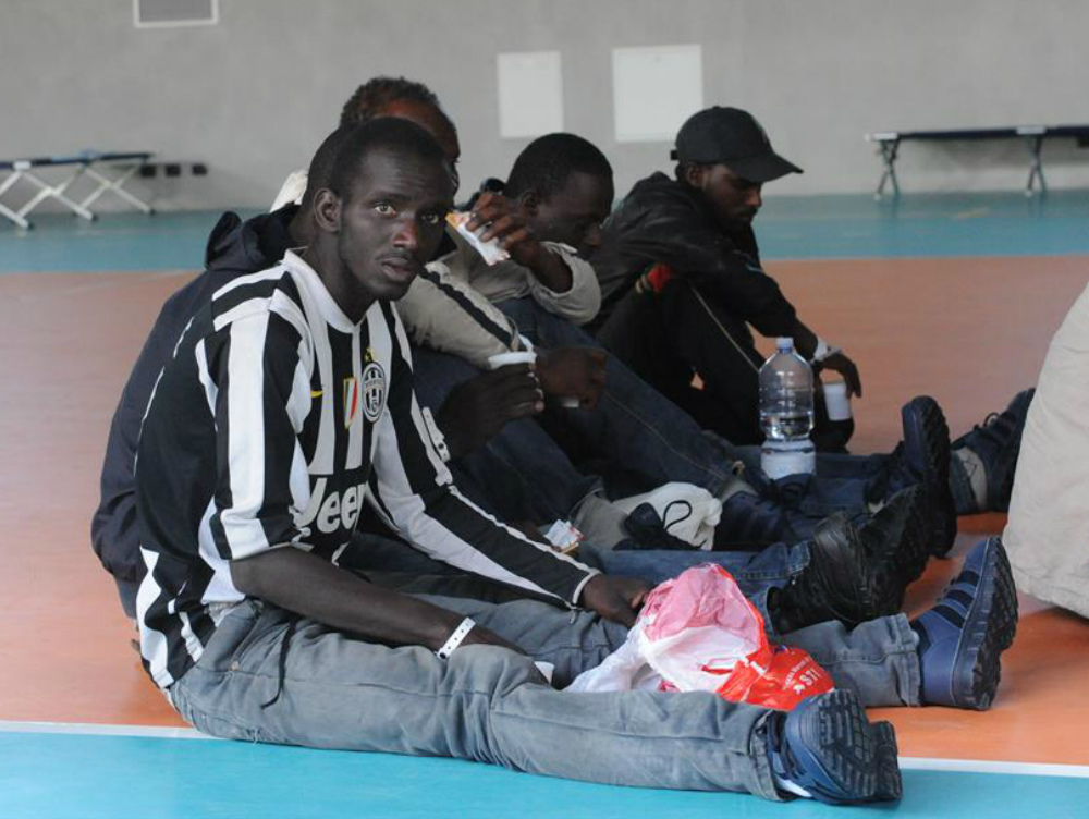 I profughi giocano a calcio