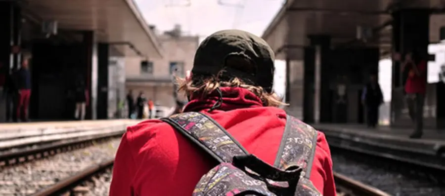 Giovani più poveri dei genitori: consumi e investimenti vanno incentivati