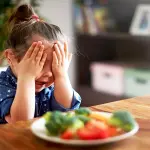 Genitori che impongono dieta vegana ai figli in carcere: proposta FI