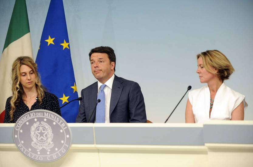 Cdm approva decreti attuativi, Renzi conferma stop a blocco stipendi