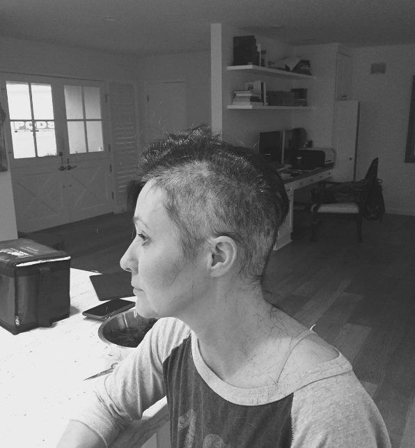 Shannen Doherty rasata a zero: c'era una volta Brenda