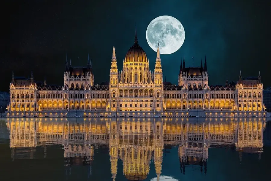 Superluna dell'equinozio che arriva con la primavera il 20 marzo 2019: info e orario
