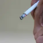 Fumo vietato all'aperto nel Lazio: niente sigarette vicino a scuole ed ospedali