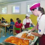 Cibi avariati e conservati impropriamente nelle mense scolastiche: Nas sequestrano 37 strutture
