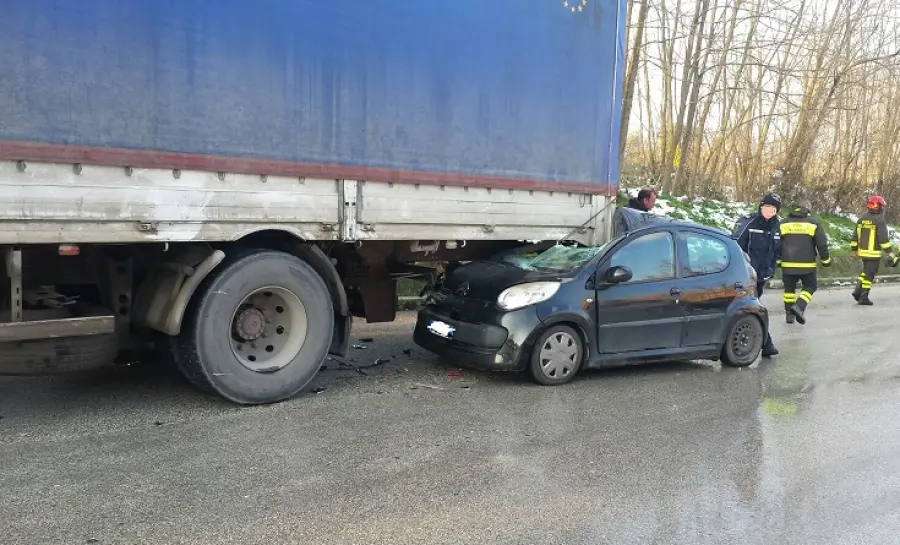 Incidente mortale A13: la vittima è il 43enne Francesco Frisina