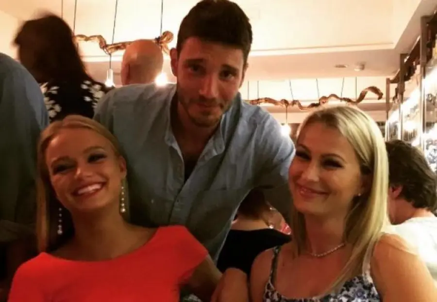 Stefano De Martino e Mercedesz Henger flirtano? Sguardi languidi a Capri