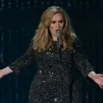 Adele estasia Arena di Verona: nessun cambio d'abito e tante battute