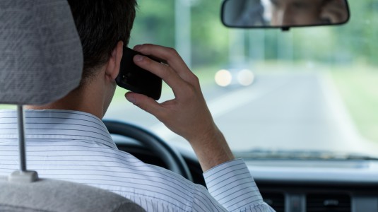 Cellulari causano tumori cerebrali. Verità o balla?