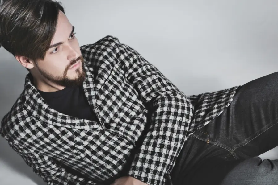 Valerio Scanu, "Io vivrò senza te" dal 27 maggio in radio e nei digital store