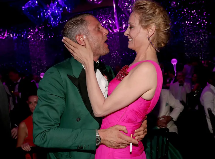 Lapo Elkan bacia in bocca Uma Thurman: attrice seccata