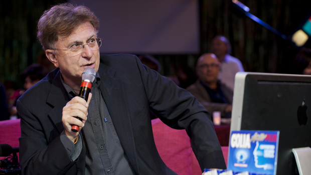 Red Ronnie reputa vaccini "demenziali", Burioni: "Credenze ai limiti della stregoneria"