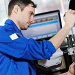 Pneumatici: un gommista su tre le compra online