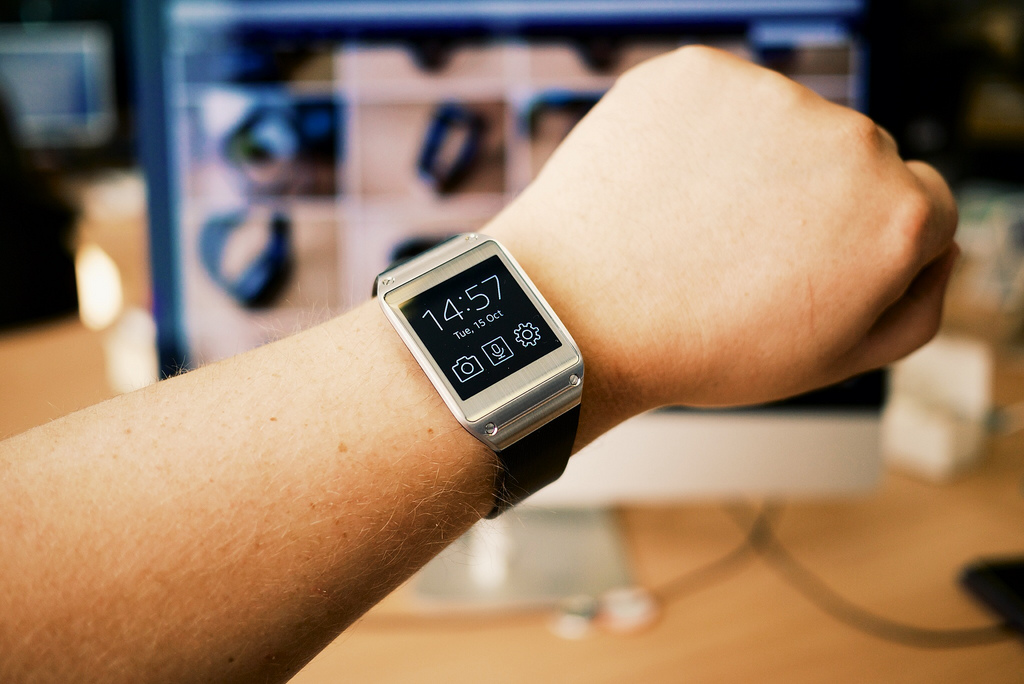 Come usare smartwatch senza display? Semplice, con la pelle
