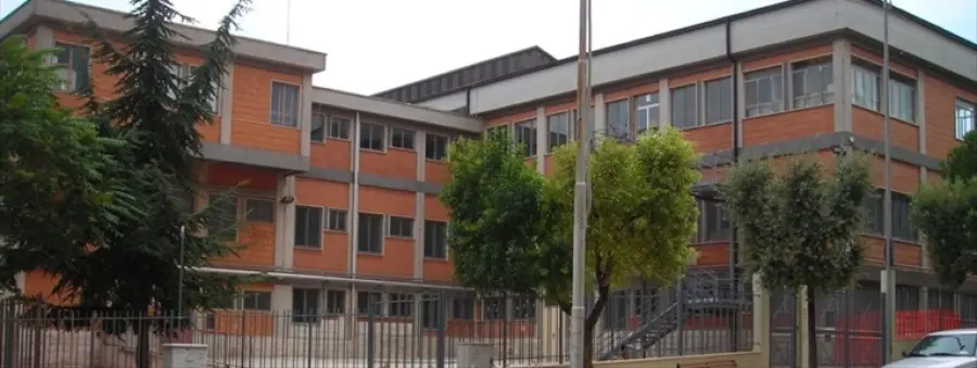 Studentesse di Altamura donano capelli a malate di tumore soggette a chemio