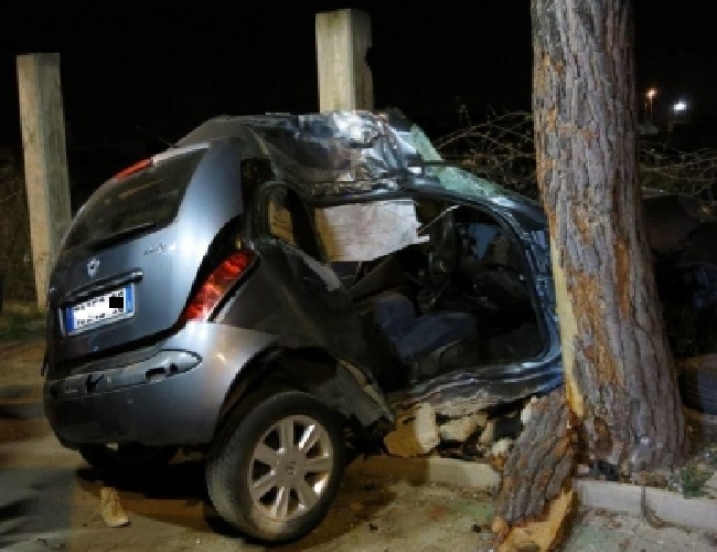 Lucca: incidente a Forte dei Marmi, morto uomo di 40 anni