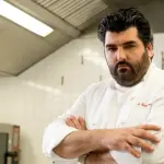 Antonino Cannavacciuolo non tollera donne sofferenti in cucina
