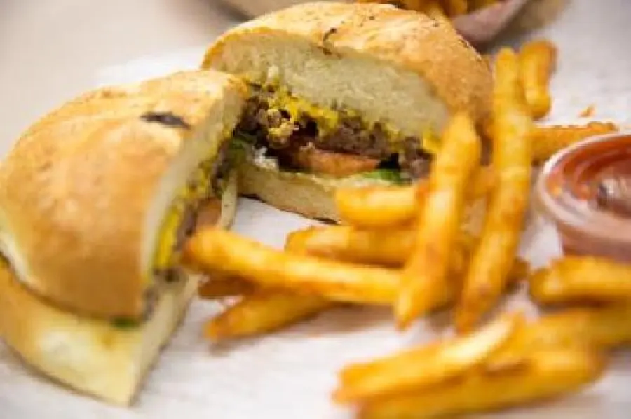 Cibi nei fast food provocano sterilità? Ftalati infidi