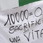 Decreto banche approvato dalla Camera, proteste M5S: 