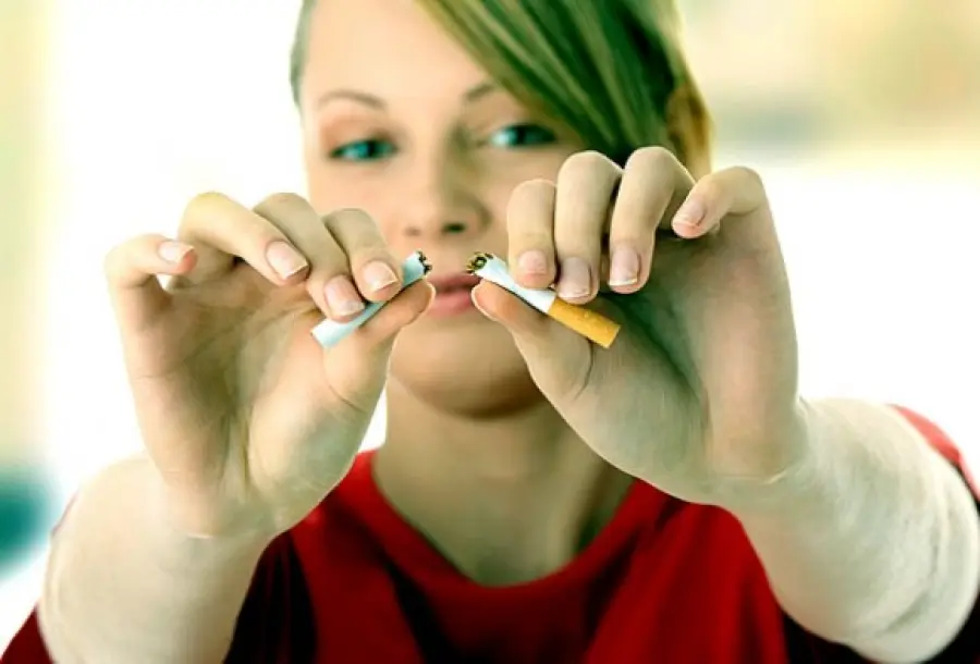 Vizio del Fumo Prende Presto: Campagna Antifumo Aiom nei Licei