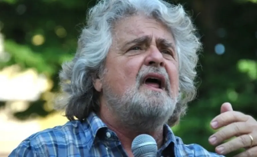 Grillo Spaventato dal Concetto Dell'utero in Affitto: Stilettata a Vendola