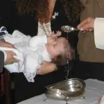 Galateo del battesimo: abbigliamento e regali