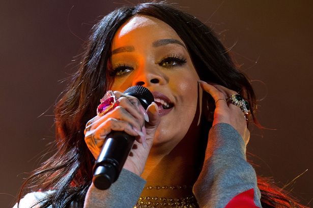 Rihanna Rischia Emorragia Corde Vocali: Concerti Annullati