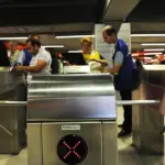 Milano: Tornelli Uscita Metropolitana Chiusi sempre, Misura contro Furbetti
