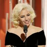 Lady Gaga Canta al Super Bowl e Omaggia Bowie ai Grammy Awards