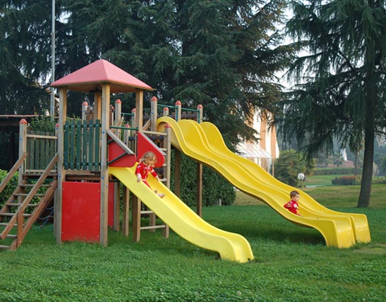 San Germano, Sindaco Vieta Parco Giochi a Figli Evasori