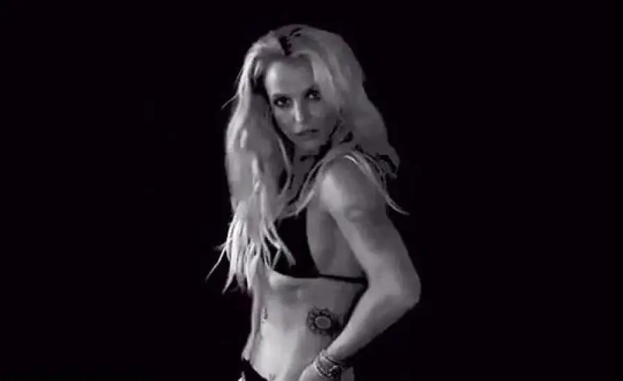 Britney Spears provocante su Instagram: 3 video in bianco e nero