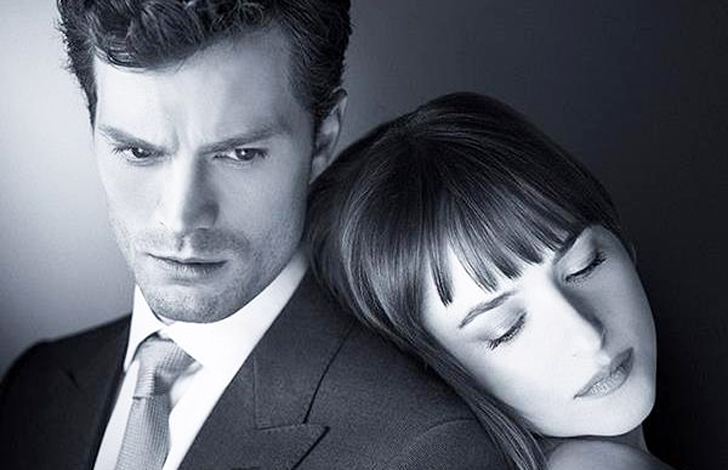 Stasera Canale 5 si tinge di Cinquanta Sfumature... Di Grigio!