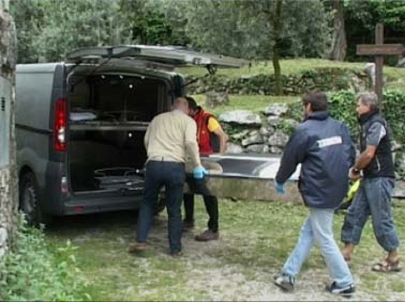 L'Aquila: Sonia Trinetti di 54 anni trovata morta sul divano dal proprietario di casa, si indaga