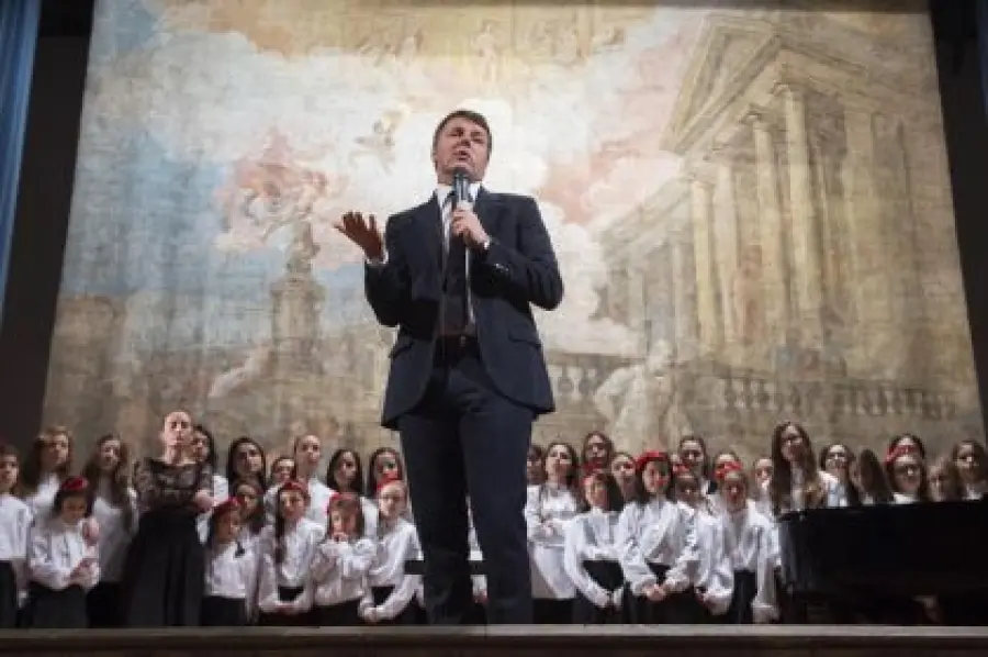 Juncker bacchetta Italia, Renzi risponde per le rime da Caserta