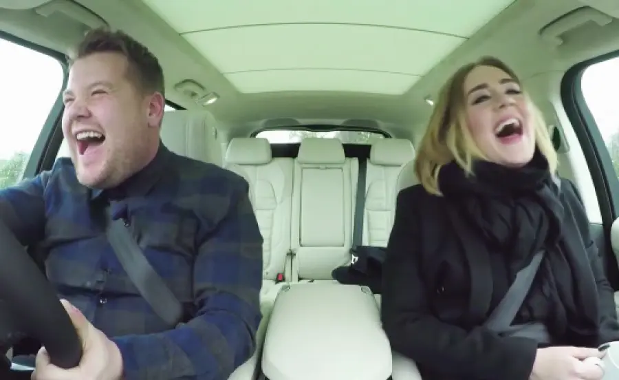 Adele canta in auto "Hello": video "Late, late show" spopola