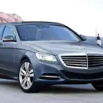 Mercedes svela nuova classe E: più grande e tecnologica