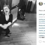 Adele piange in palestra: foto ironica su Instagram
