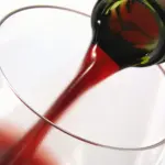 Vino rosso fa male alla salute: report smonta opinione diffusa
