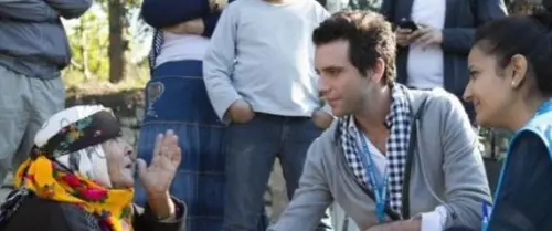 Mika torna in Libano e visita campo profughi