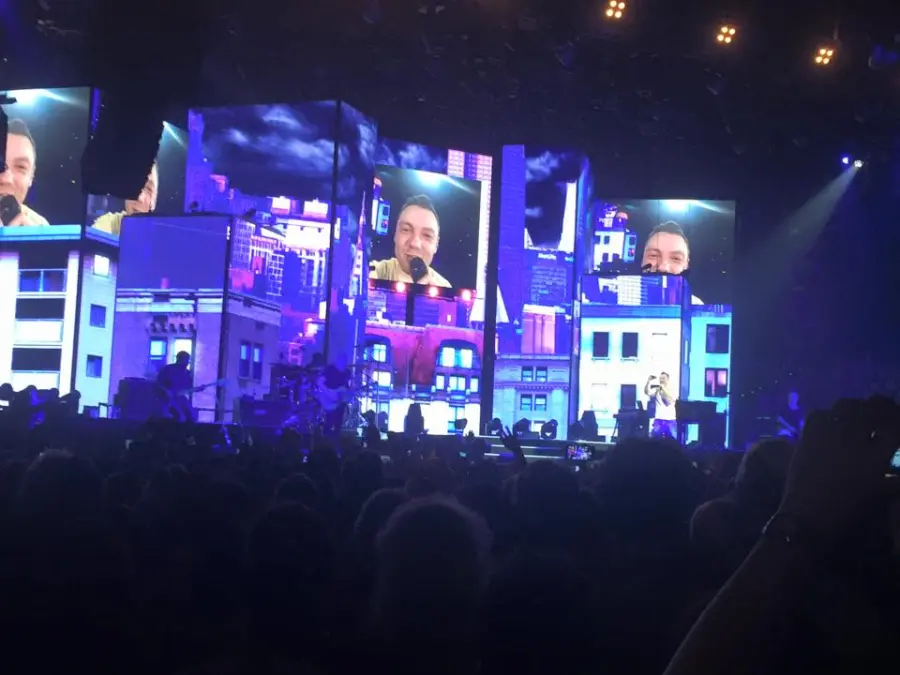 Tiziano Ferro 22 Dicembre Mandela Forum Firenze, la recensione del concerto, annuncia l'album il 2 dicembre 2016