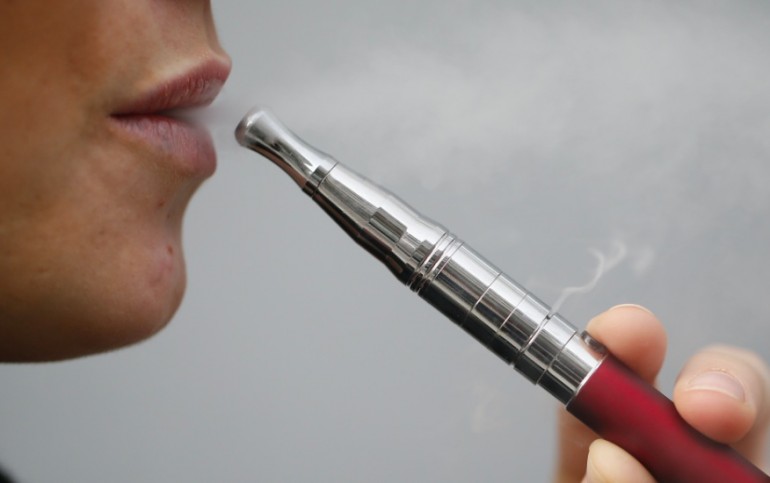 Sigarette elettroniche creano dipendenza: fumatori e-cig diventano ansiosi