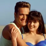 Morte Luke Perry: A Beverly Hills 90210 così iniziò tutto tra Dylan e Brenda (VIDEO)