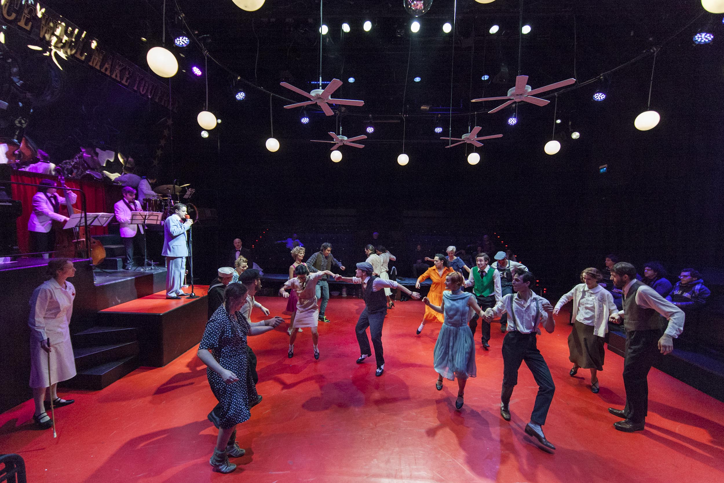 Dimagrire col ballo: bruciare 600 calorie in pista