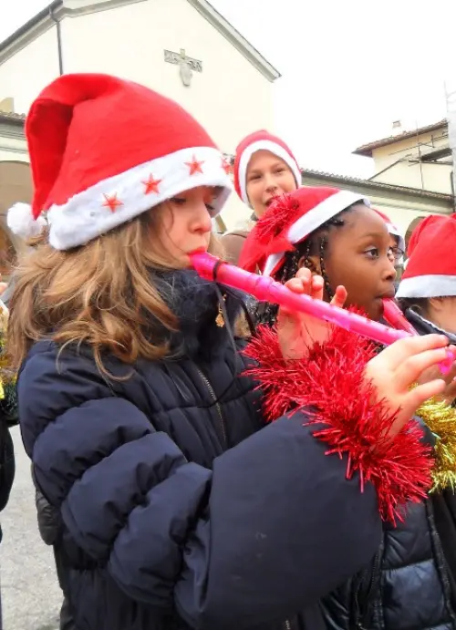 Rozzano, niente crocefisso e concerto di Natale a scuola in nome della laicità: sconcerto famiglie