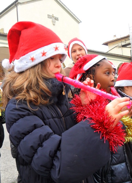 Rozzano, niente crocefisso e concerto di Natale a scuola in nome della laicità: sconcerto famiglie